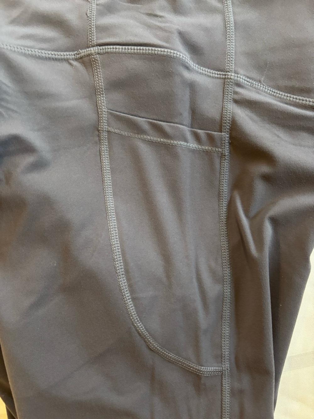 Halara Black High Waisted Scrunch Butt Leggings Pockets Size M Full Length P405 - Picture 6 of 7